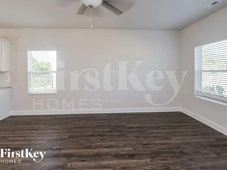 5423 Cobblestone Glen Dr — Photo 3