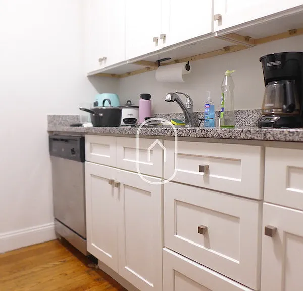 34 Cunard St #1 — Photo 10