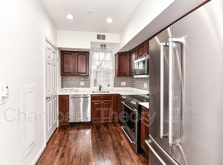 509 S Saint Asaph St — Photo 4