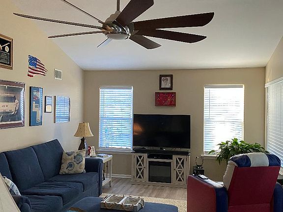 4th image of 1226B Thornbury Ln