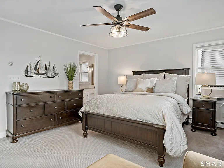 1016 Fairfield Beach Rd — Photo 8