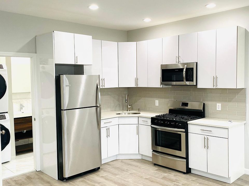 1st image of 18525 Merrick Blvd APT 2