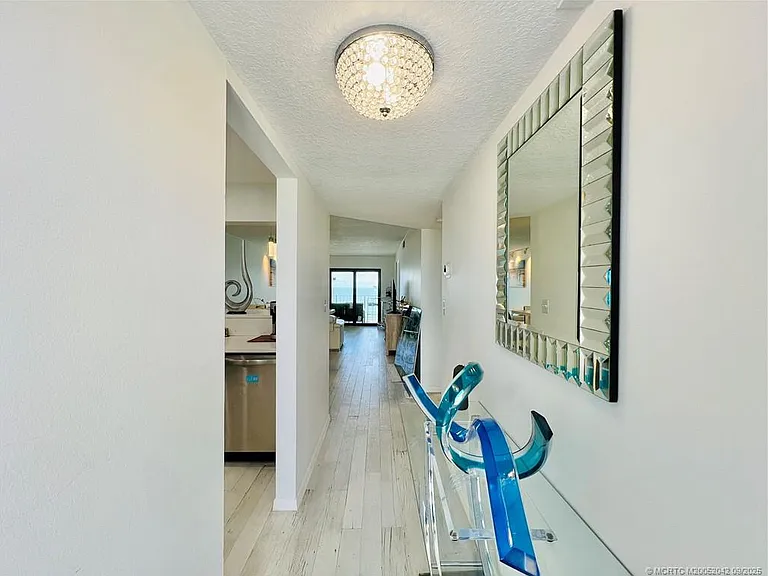 9400 S Ocean Dr #707 — Photo 2