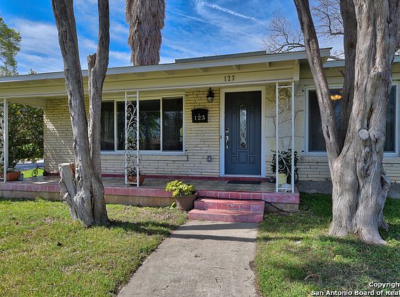 2nd image of 123 Coyle Pl