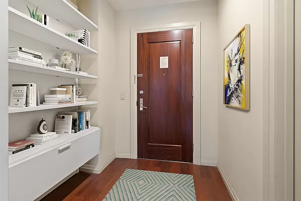 Sold by Manhattan Network Inc. | media 7