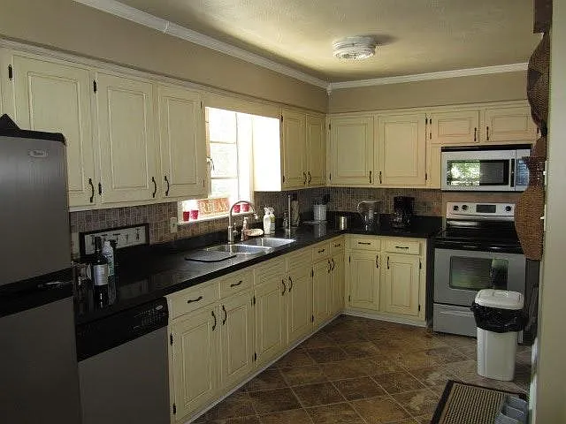 1112 Dogwood Dr — Photo 8