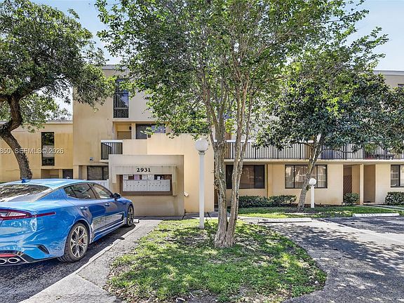 3rd image of 2931 SW 87th Ter APT 1913