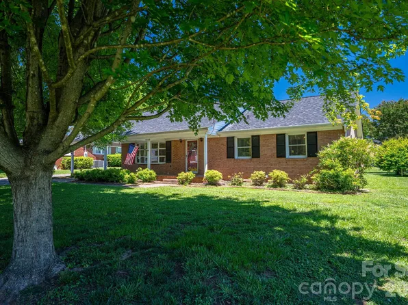 1920 Echo Ln, Gastonia, NC 28052