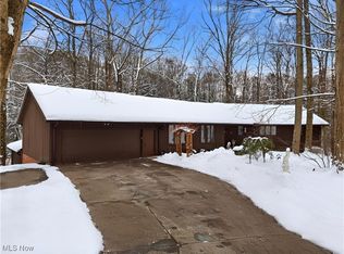 14759 Hillbrook Ln N, Chagrin Falls, OH 44022