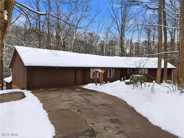 14759 Hillbrook Ln N, Chagrin Falls, OH 44022