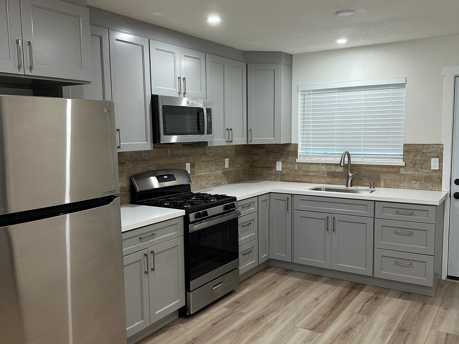 1014 Pine St — Photo 3