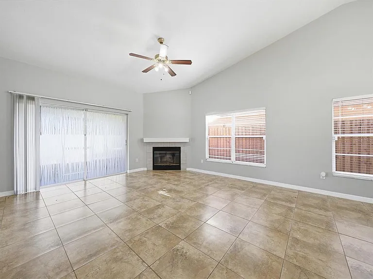 7615 Lemon Wood Ct — Photo 21