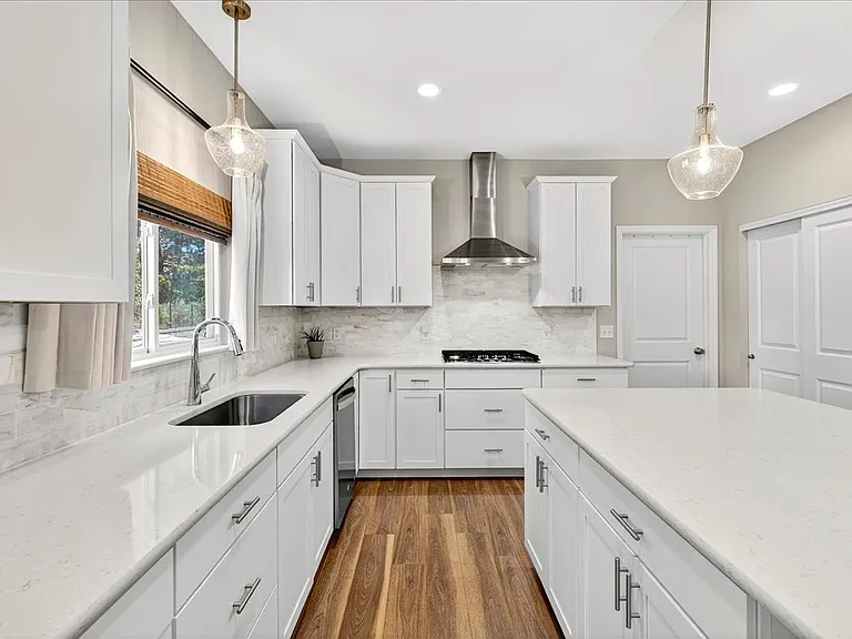 415 Filipp Ln — Photo 32