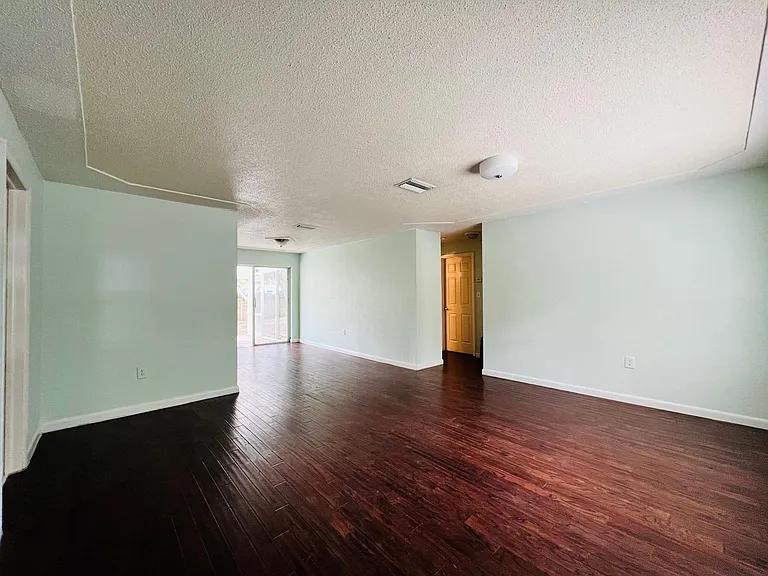 440 Nora Ave — Photo 9