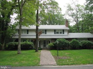 239 Knoll Dr, Vineland, NJ 08361