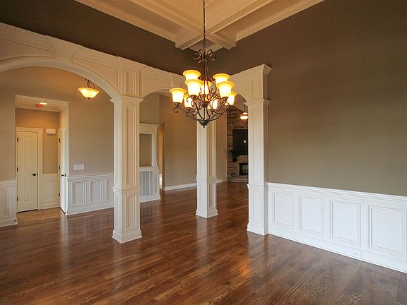 4th image of 803 Stone Brook Dr #2