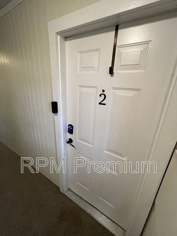 1 bed, 1.0 bath, 550 sqft, $795 — Photo 2