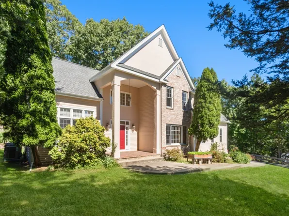 160 Stearns Rd, Marlborough, MA 01752