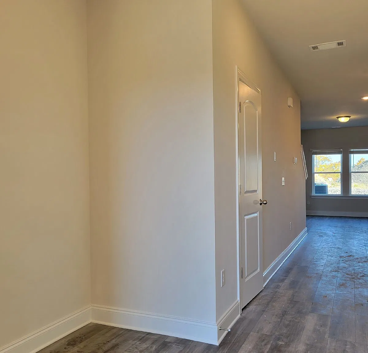 3 bed, 2.5 bath, 1601 sqft, $1,825 — Photo 2