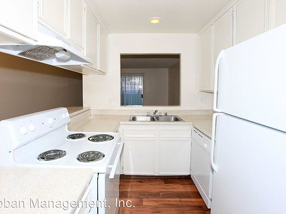 5th image of 246 N Emerald Dr APT 113