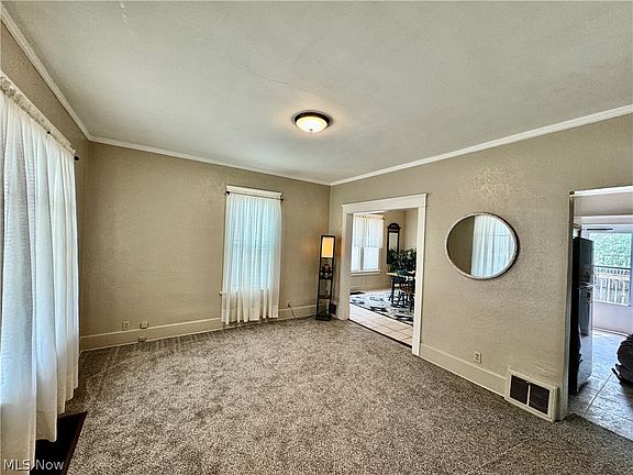 5th image of 223 N Arlington Ave