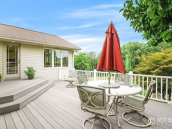 5th image of 10465 Brookview Dr