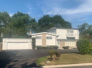 510 Warren Rd, Glenview, IL 60025