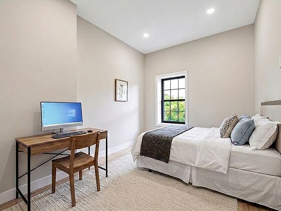 5th image of 276A Quincy St #3