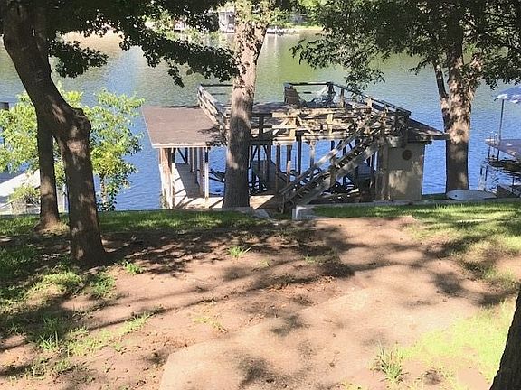 3rd image of 1000 S Lakeside Dr