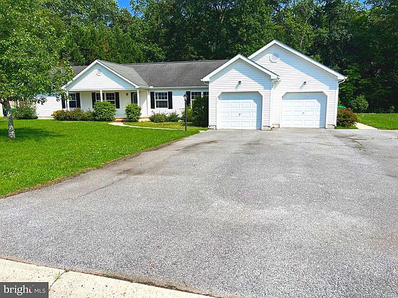 3rd image of 688 S Wynn Wood Cir