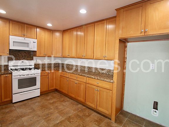 4th image of 8183 Casa Blanca Pl