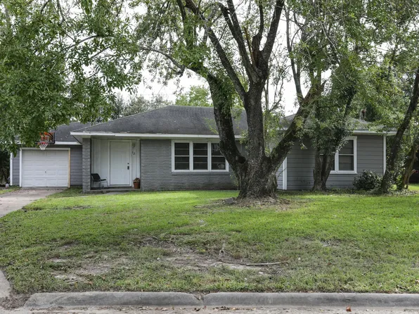 12 Bruce Ln, Orange, TX 77630