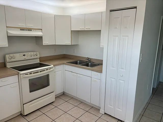 2025 Cass Way #5 — Photo 8