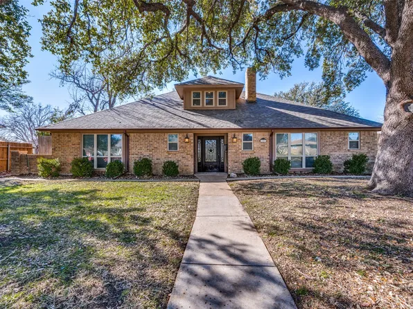 2405 Meadow Creek Dr, Carrollton, TX 75006