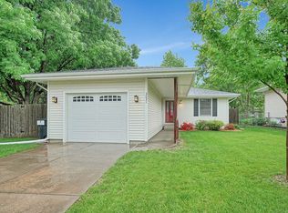 3031 NW 7th St, Lincoln, NE 68521