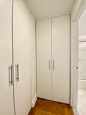 Rented by Anchor Associates | media 7