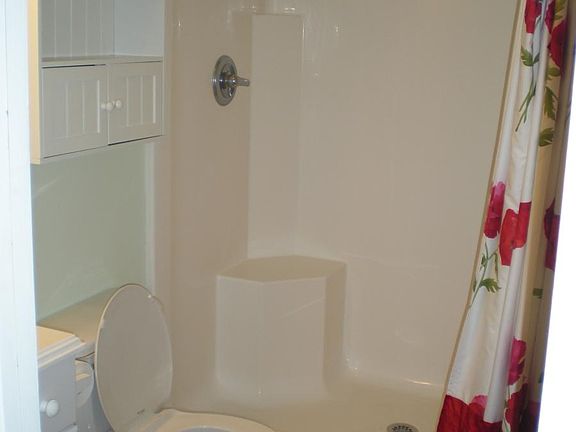 Bath 1 w/ walk in shower