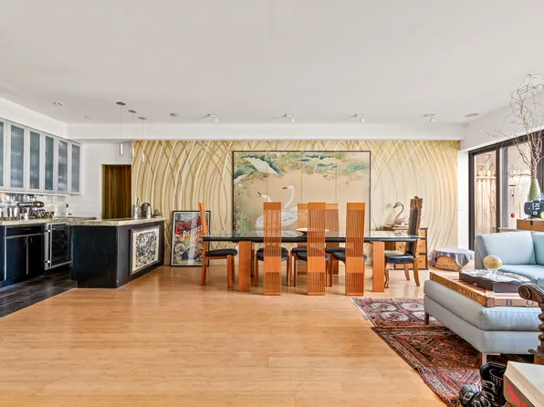 529 West 42nd Street image 4 of 17