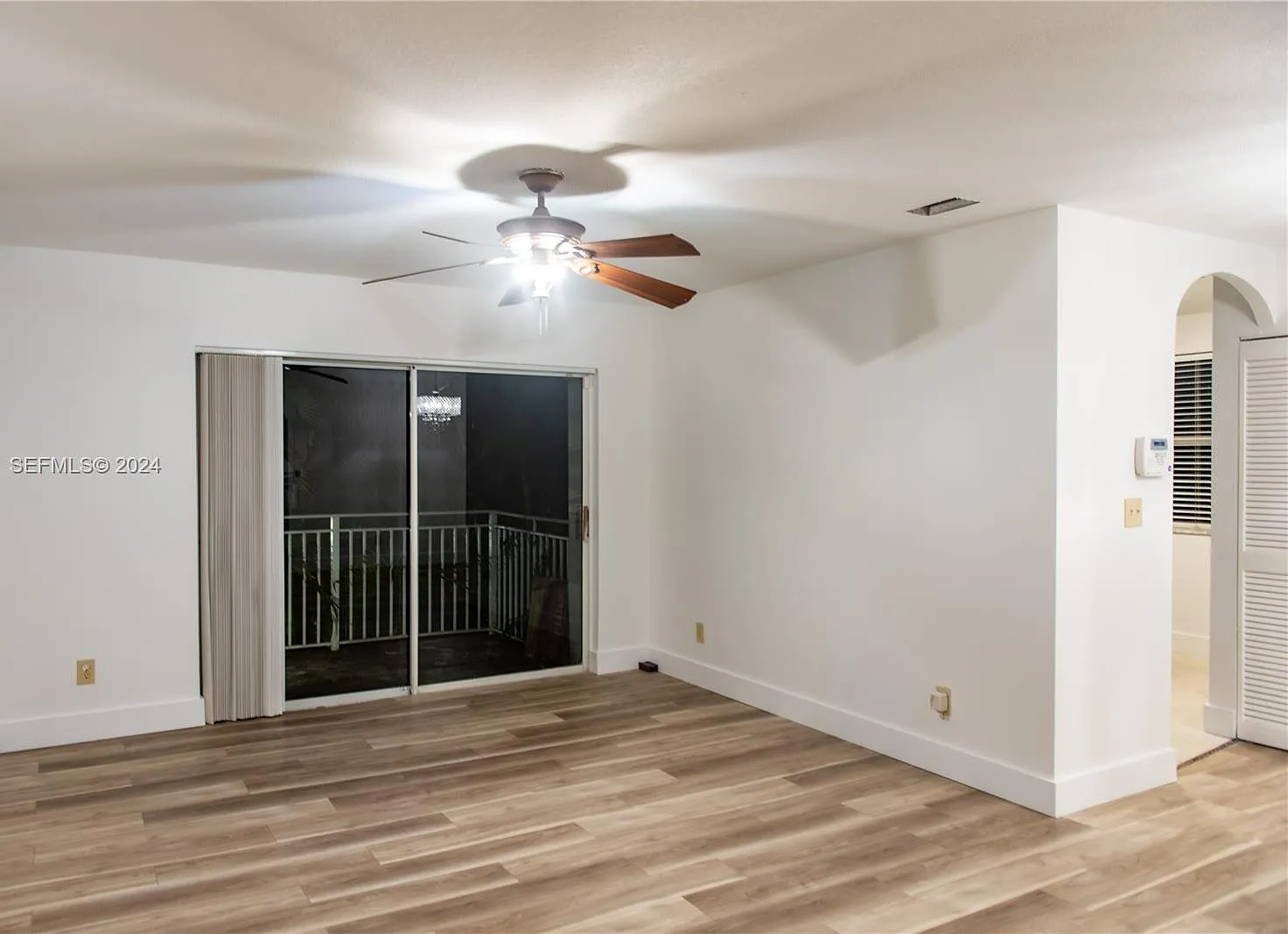 2 bed, 1037 sqft, $2,200 — Photo 4
