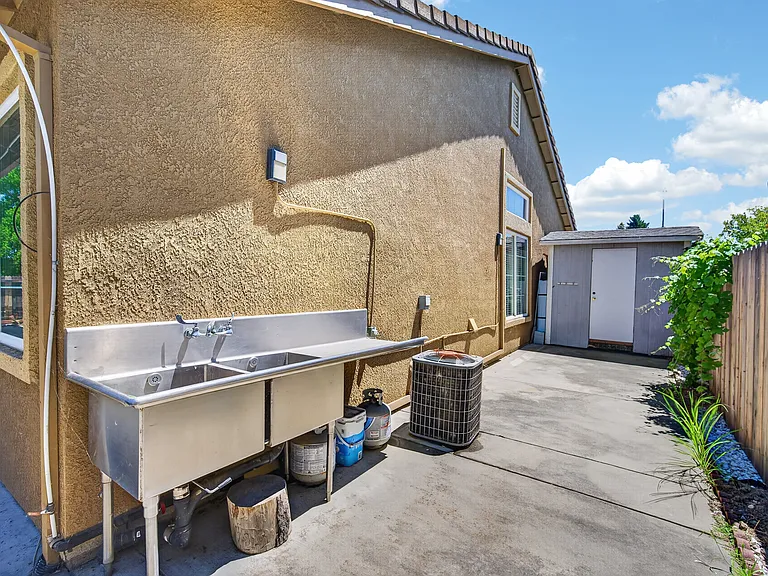 1490 Peppertree Rd — Photo 38