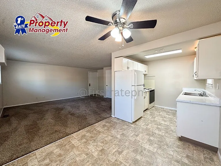 737 W Belmont St — Photo 4