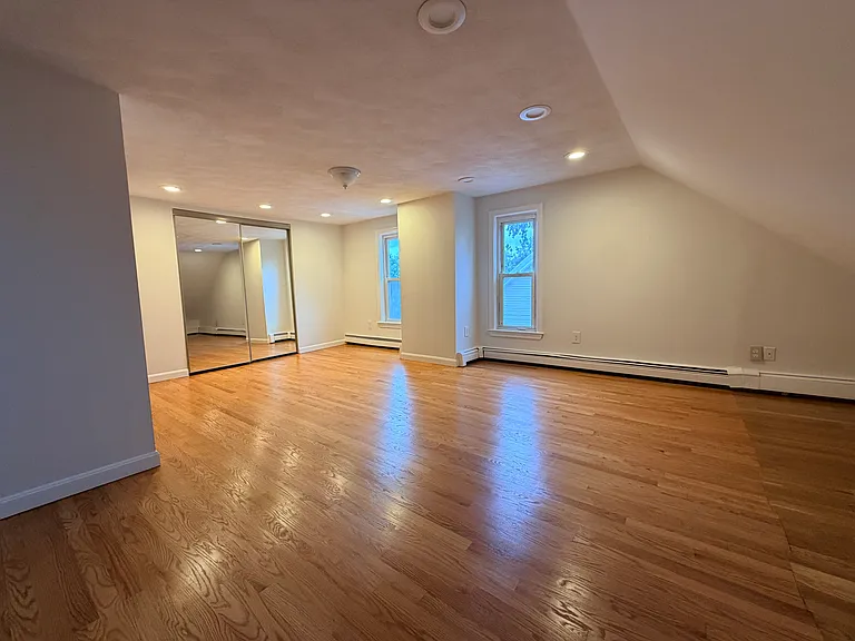 141-143 Bloomingdale St #1 — Photo 7