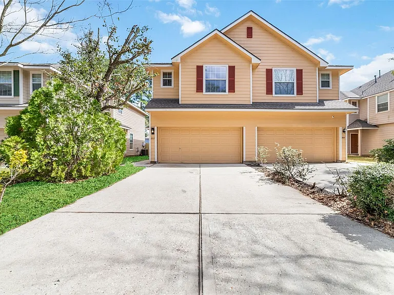 203 W Stedhill Loop — Photo 1
