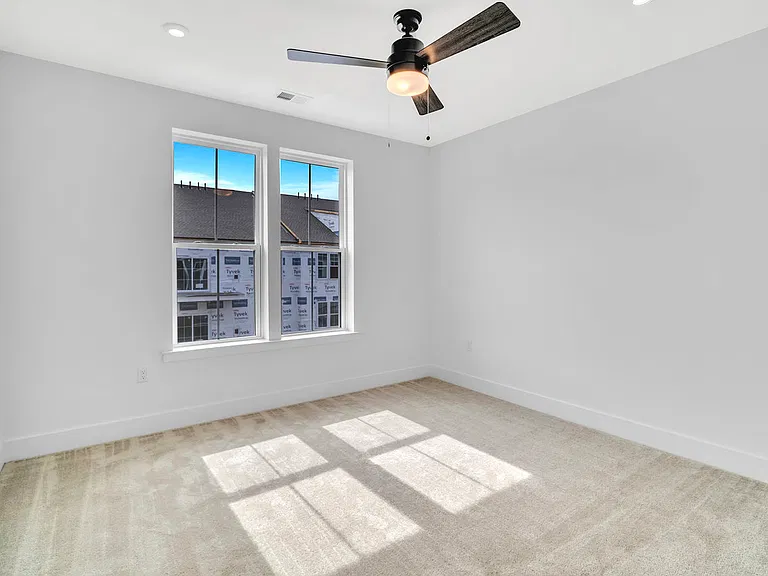 10208 Donatello Dr — Photo 23