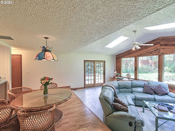 4th image of 13004 NE 280th Cir