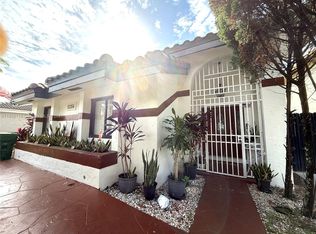 Menes Sub, Miami, FL 33165