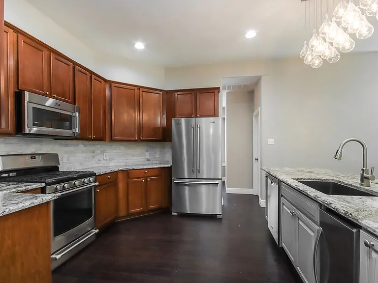 21620 Hackamore Ct — Photo 7