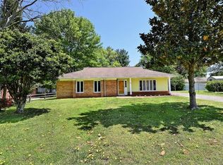 1411 Cedarwood Ln, Charlotte, NC 28212