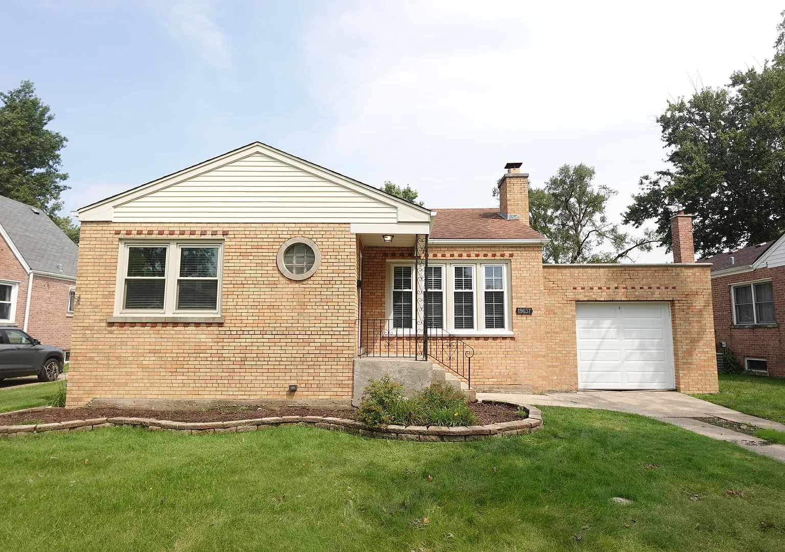 2 bed, $2,695 — Photo 2