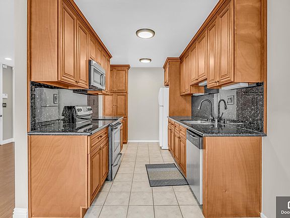 2nd image of 5900 Canterbury Dr Unit 106